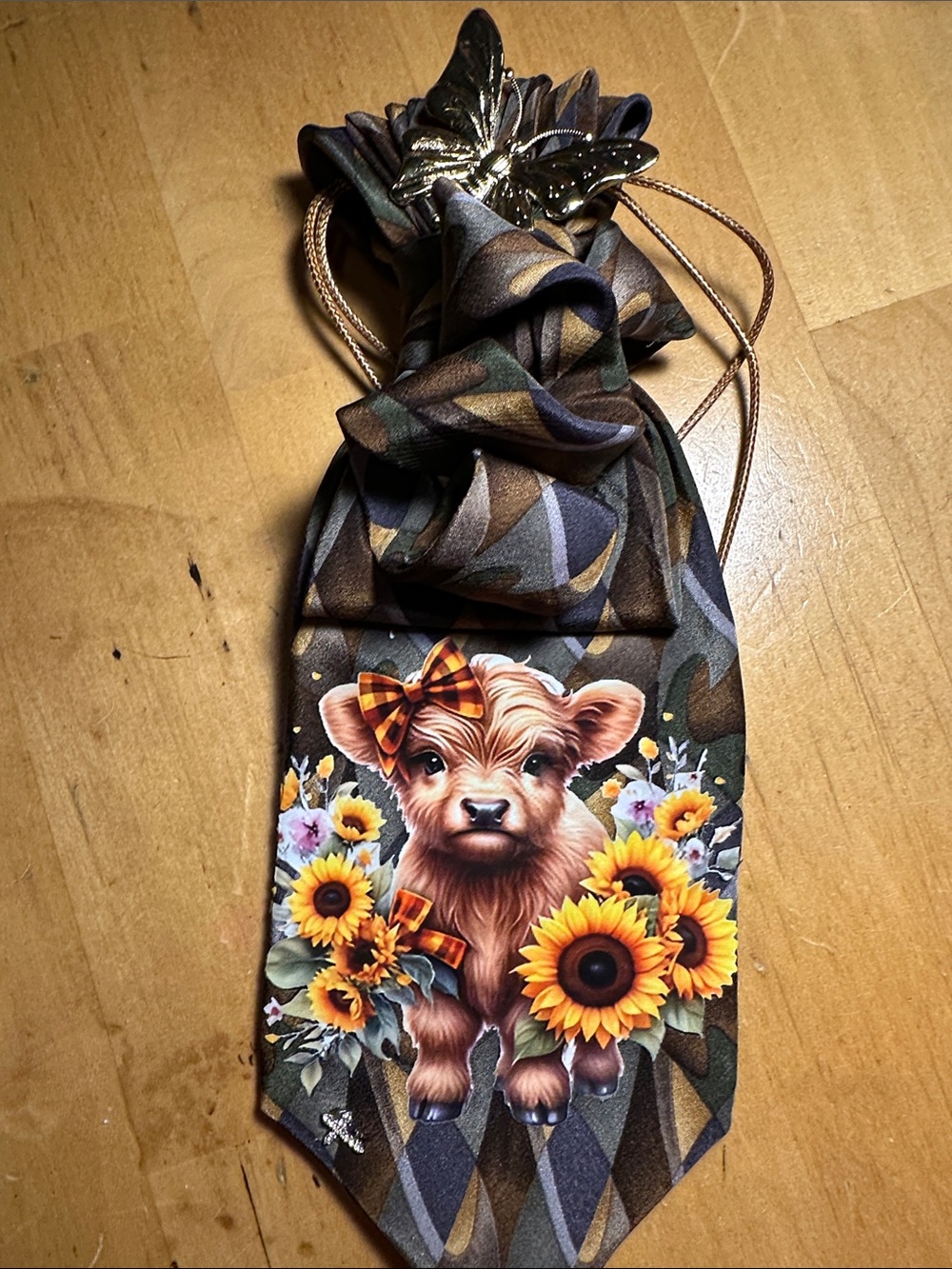 Sunflower Highland Cow Print Women's Necklace with Gold Butterfly Brooch